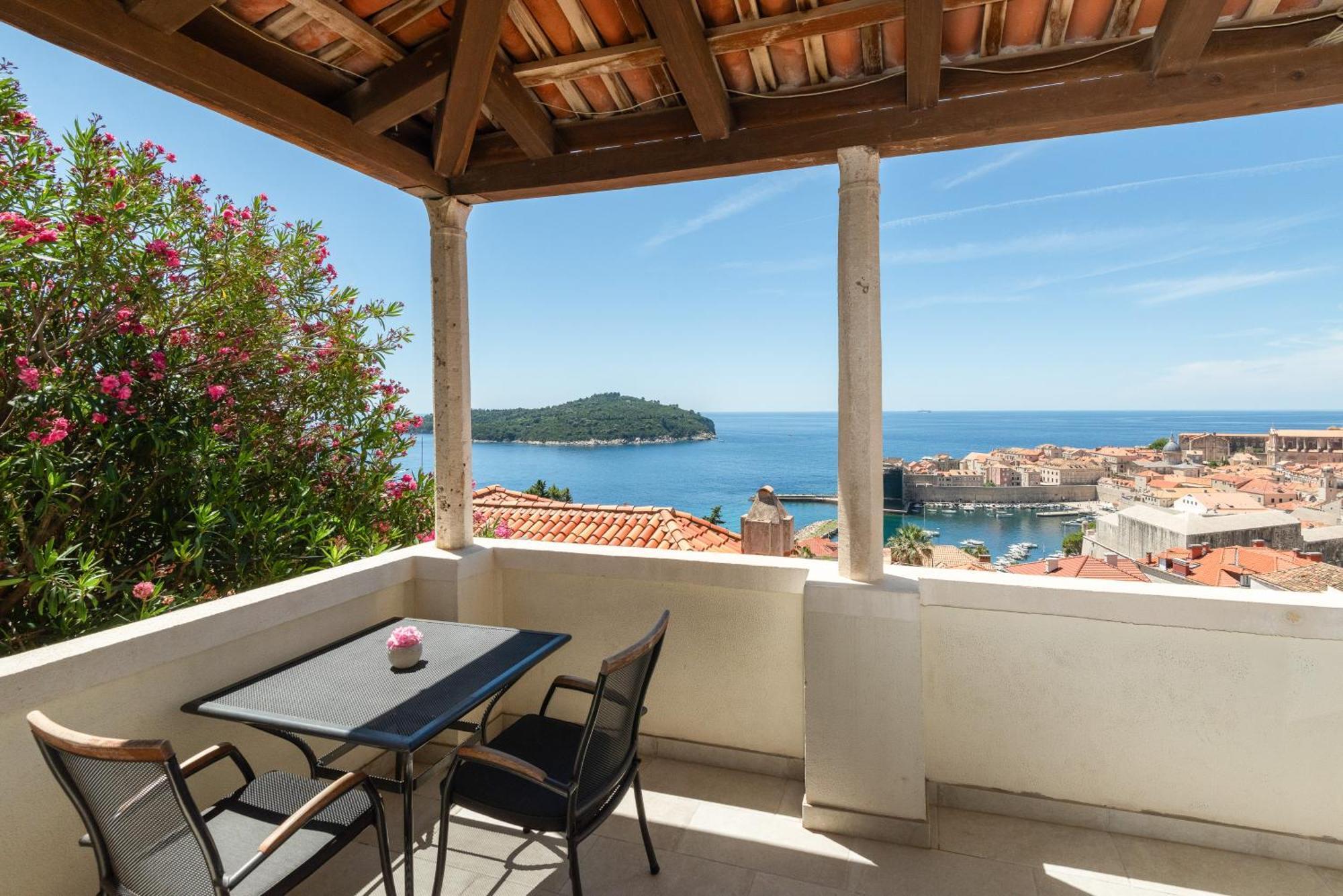 Astelas Dubrovnik