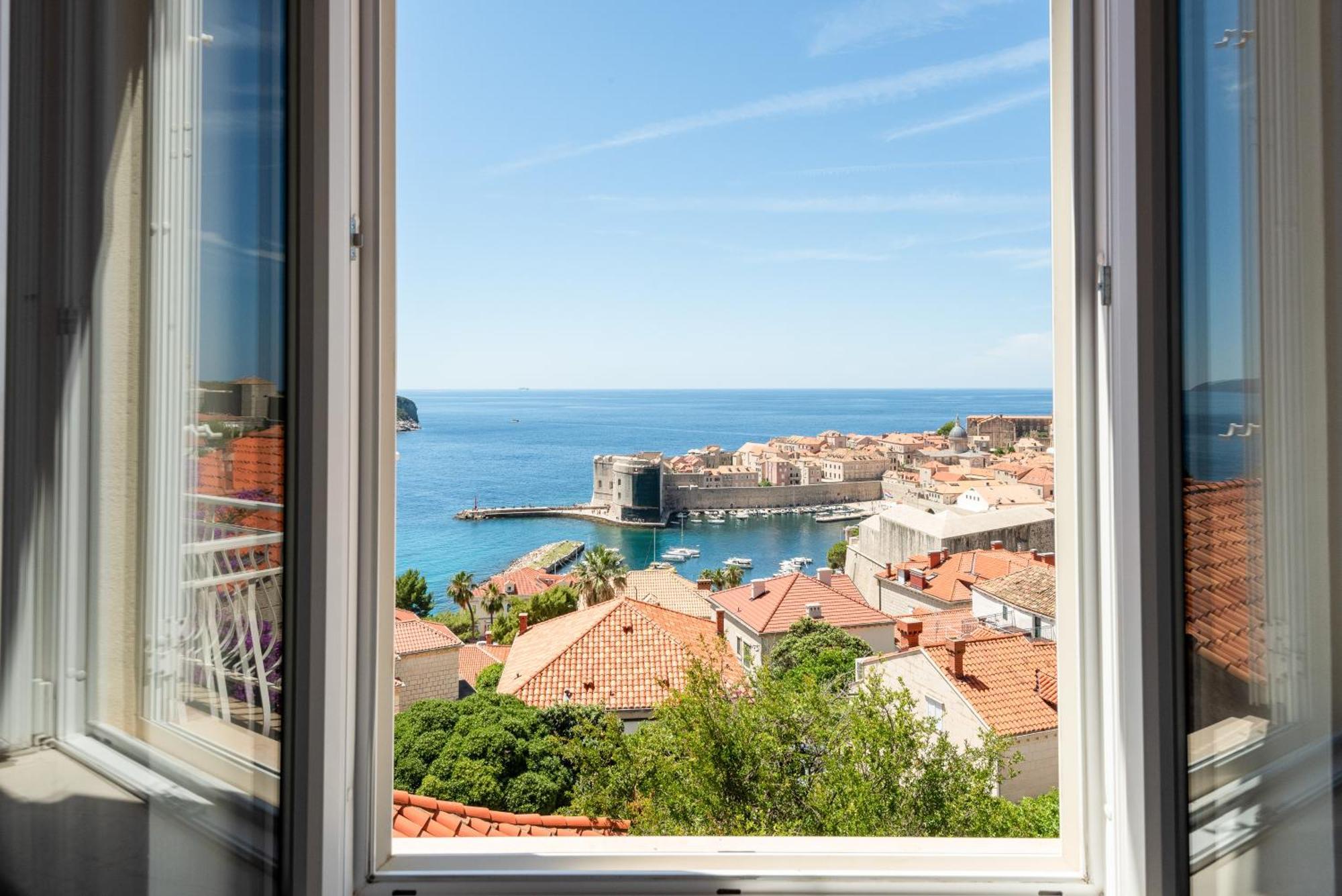 Astelas Guest house 4*