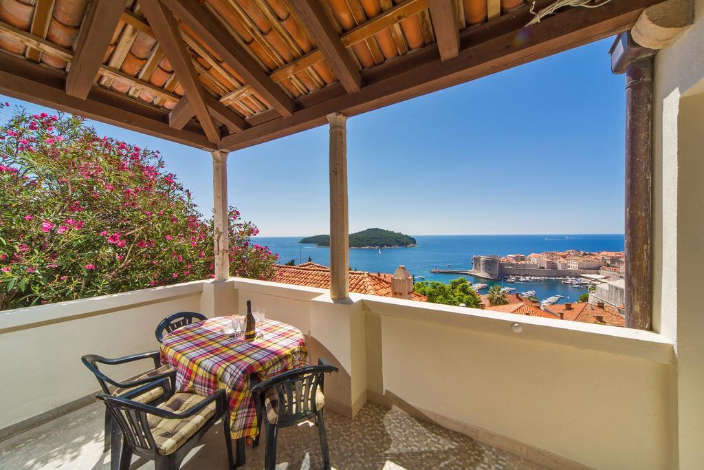 Astelas Guest house